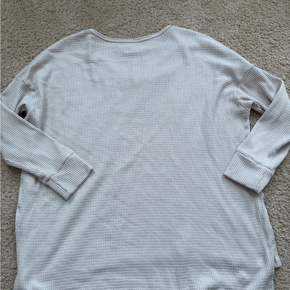 American Eagle Long Sleeve - Picture 7 of 8